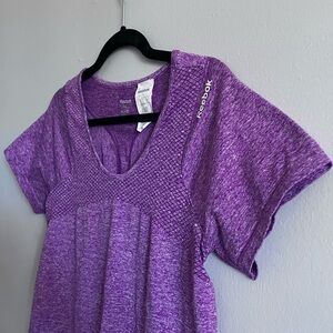 Reebok Play Active Full Length Womens Workout T-Shirt - Large in Vibrant Purple